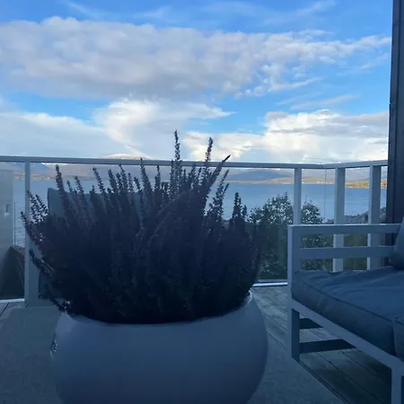 Arctic Home- With Spectacular View Tatil Evi *