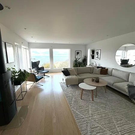 Artic Home- With Spectacular View Holiday home