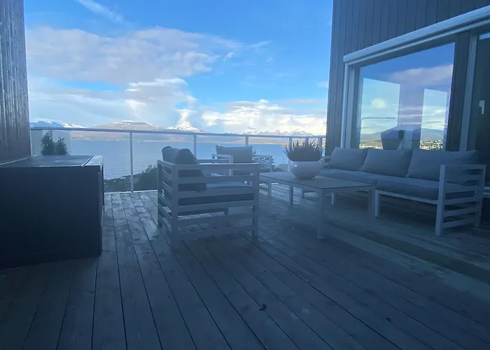 Arctic Home- With Spectacular View *