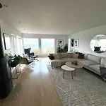 Arctic Home- With Spectacular View Nyaraló