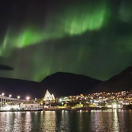 Arctic Home- With Spectacular View * Tromsø