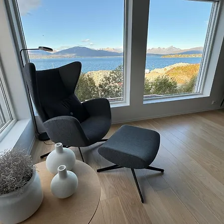 Arctic Home- With Spectacular View Tromsø